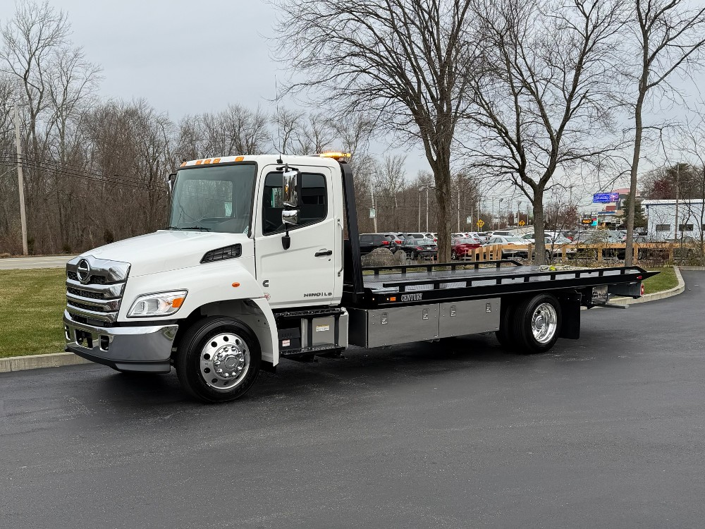 2025 Hino L6 (Key# 1942) 2